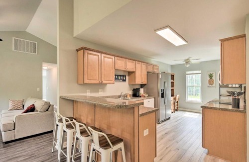 Seneca House | Lovely Seneca Home, Interior Lake Lot!