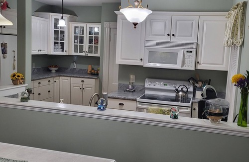 Middleborough Apartment | Lovely, spacious 2 bedroom/2 full bathroom apartment in Middleborough!
