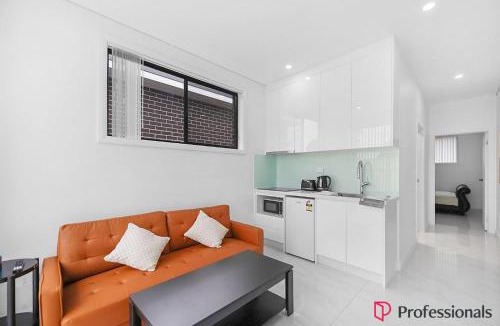 Cabramatta Apartment | Lovely Studio Close to Cabramatta & Liverpool City