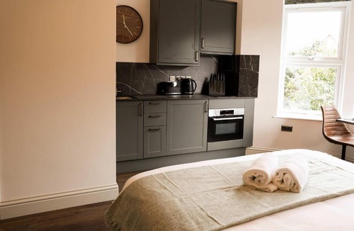 Hanham Apartment | Lovely Studio Flat on Bath Road - Flat 6