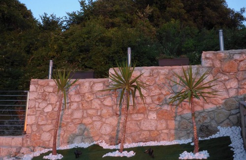 Petaleia Apartment | Lovely Studio in Strinilas with its own pool