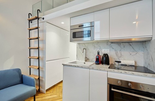 Paris City Center Apartment | Lovely Studio-Louvre & Palais Royal