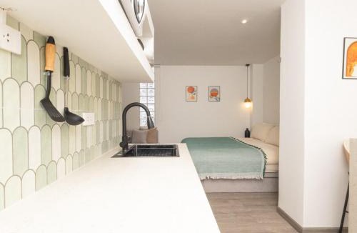 Thung Maha Mek Apartment | Lovely Studio Room for 2 Guests in the Heart of Sathorn