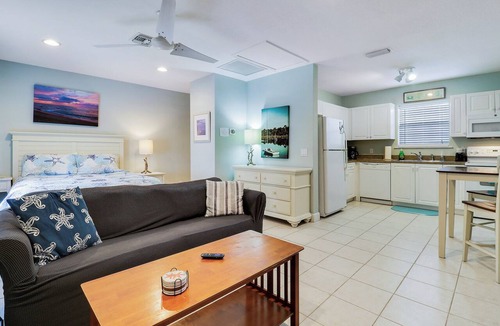 Stuart Apartment | Lovely studio with AC in charming Stuart