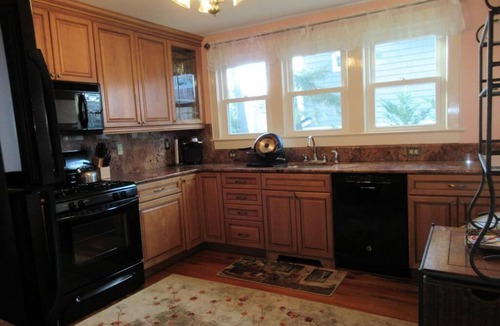 Ship Bottom House | Lovely updated home just 3 homes to the beach in Ship Bottom