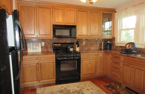 Ship Bottom House | Lovely updated home just 3 homes to the beach in Ship Bottom