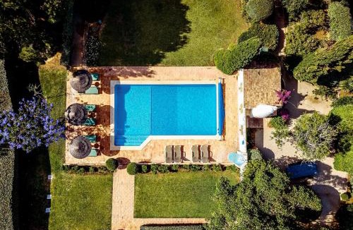 Guia Villa | Lovely Very Private Villa with Beautiful Gardens