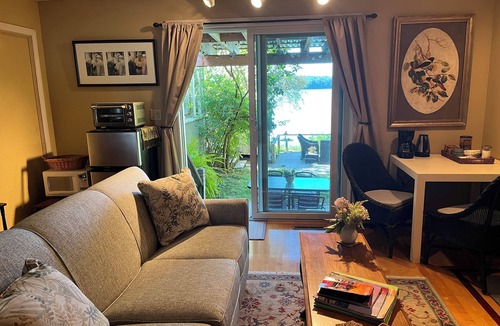 Dover House | Lovely Waterfront Suite near Portsmouth