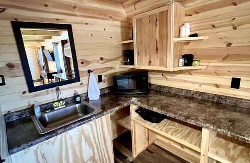 Rockerville Cabin | Lovely Wooden Cabin with Barbecue in Rapid City, South Dakota