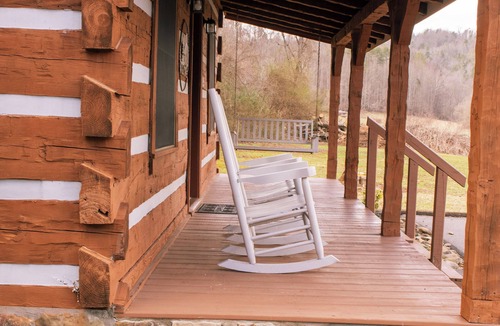 Pittman Center Cabin | Lover's Leap- TIny Cabin Getaway!