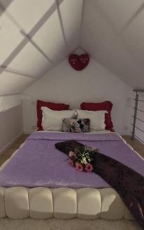 Ferrieres Apartment | Loveroom