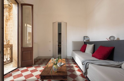 Galatone Apartment | Lovingly renovated apartment with a great roof terrace - ideal for couples!