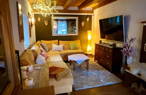 Heilsbronn House | Lovingly Restored Farmhouse with Private Terrace, Garden & Wi-Fi in Heilsbronn