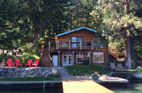 Chelan Cabin | Low Bank Waterfront Cabin on Lake Chelan