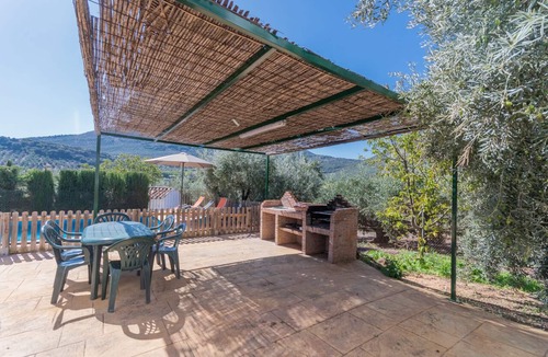Carcabuey House | Low cost house, incredible location in the center of Andalucia, AC, WIFI, 12 pax.