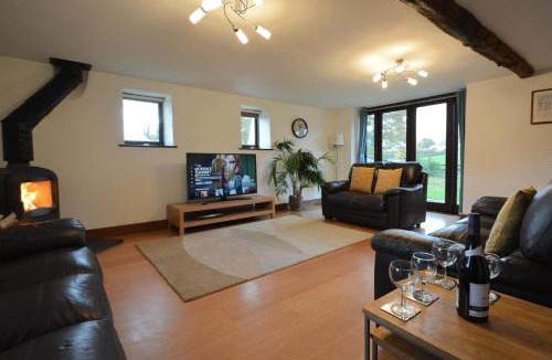 Honiton House | Lower Curscombe Barn - Beautiful 400-year-old threshing barn. Pet-friendly.