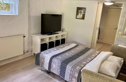 Alvsjo Apartment | Lower floor of 50 sqm in nice villa with parking