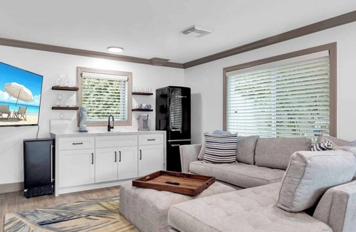 Marathon House | Lower Latitudes