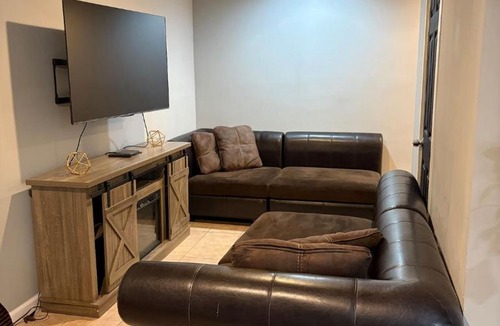Hanover Apartment | Lower level 1BR Guest Suite with parking near BWI