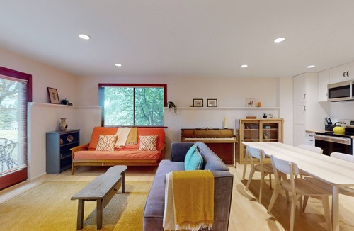 Bainbridge Island House | Lower-level apartment escape with full kitchen, Wifi and golf course views