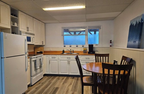 Whitehorse House | Lower Level Suite