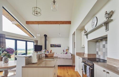 Montgomery House | Lower Tumble Cottage