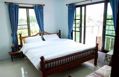 Ayutthaya House | Loy Manee House