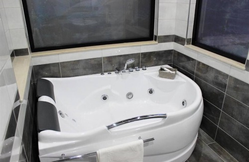 Vaqarr Hotel | Luander Hotel