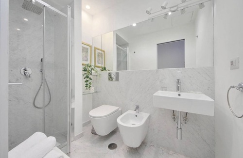 Salario Apartment | Luce e Eleganza a Corso d'Italia