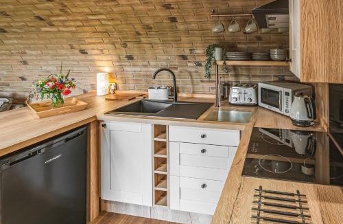 Radstock Resort | Luckington Burrows