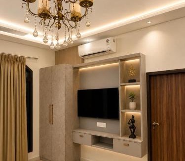 Gomti Nagar Hotel | Lucknow Courtyard