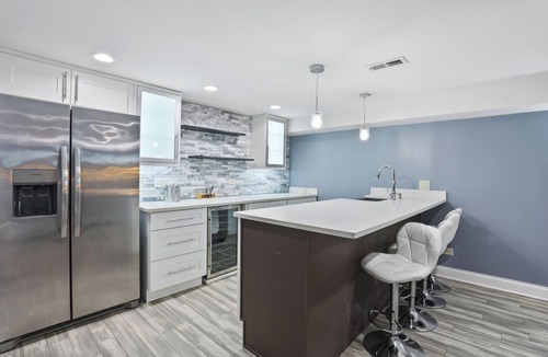 Elmhurst House | Lucky: 3BR - 2BT Spacious House!