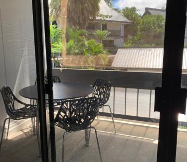 Hilo Apartment | Lucy's Place -STUDIO Apt with air-conditioning, Murphy bed