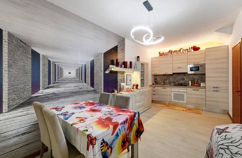 Merone Villa | Lukas Home – Entire Villa with Game Room, Private Garden, BBQ, Near the Lake