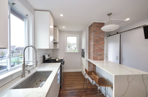 Everett Apartment | Luke 2 House, Stylish, Boston, Parking, Sleeps 8, Memorable
