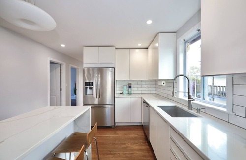 Everett Apartment | Luke 2 House, Stylish, Boston, Parking, Sleeps 8, Memorable
