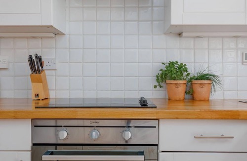 West Lulworth Cottage | Lulwind - walking distance to Lulworth Cove
