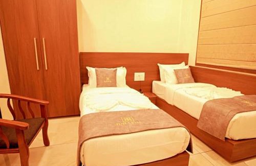 Sulthan Bathery Hotel | Lumarise Residency