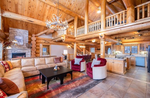 Westridge Ski Chalet | Luminary Log Chalet | Seclusion & Skiing Nearby, Private Hot Tub