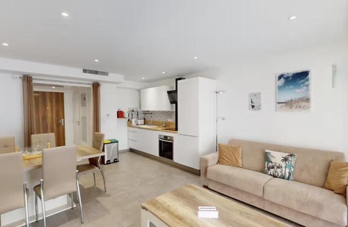 Villeneuve Loubet Beach Apartment | Lumineux 3 pièces avec terrasse et parking - proche plage