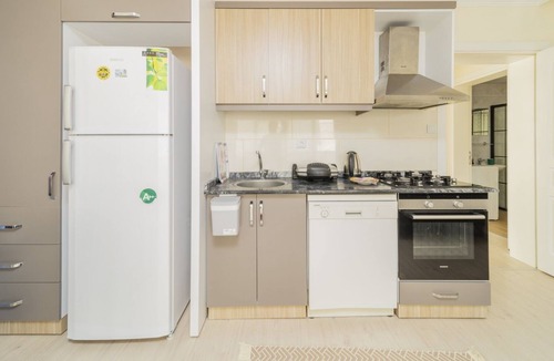 Lara Apartment | Luminous Flat w Shared Pool 5 min to Lara Beach
