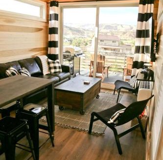 Escalante House | Luminous Tiny House with Innovative Design in Escalante, Utah