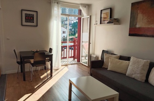 Hasparren Apartment | Luminuex apartment, city center, stunning views