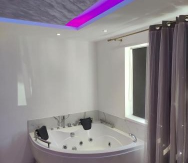 Baia Mare Apartment | Luna Room