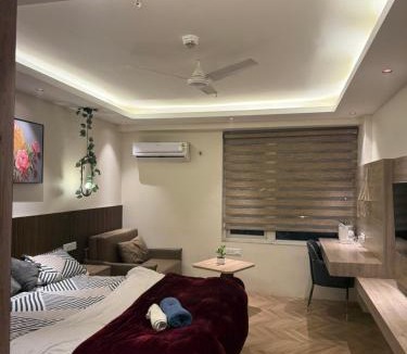 Jaypee Greens Apartment | Luna Stays