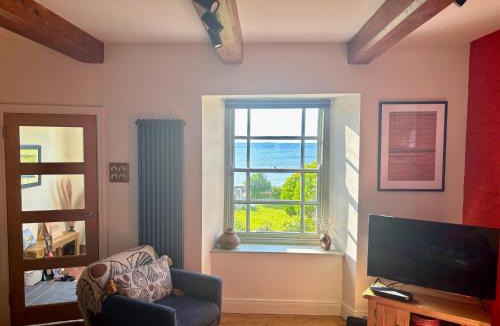 Whitehead House | Lúnasa, a beach front haven
