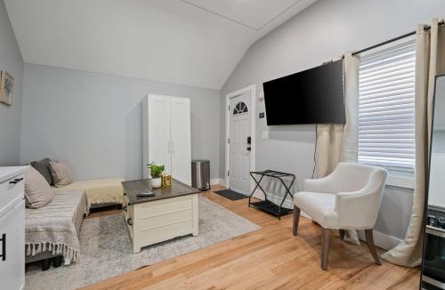 Hempstead Apartment | Lunavista Cozy Studio