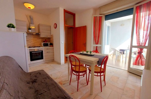 Lido di Pomposa Apartment | Lunch with a breathtaking view! Beachfront apartment in the center of Lido di Pomposa
