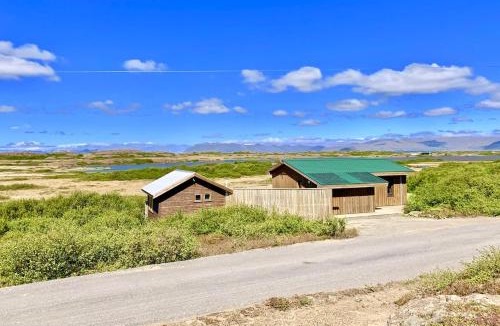 Borgarnes House | Lundur and Klettur
