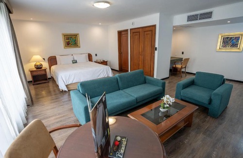 Sector 1 Hotel | LUOXO Hotel